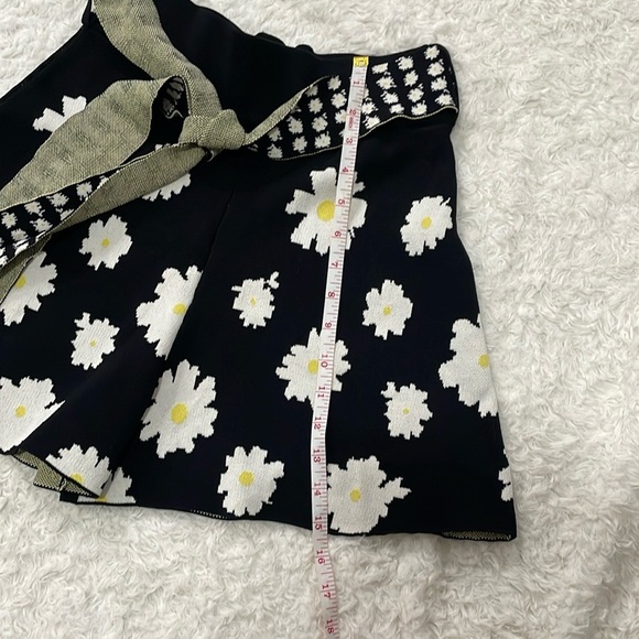 Sandro Paris-maje Floral Black and White Women's Shorts - Picture 14 of 16